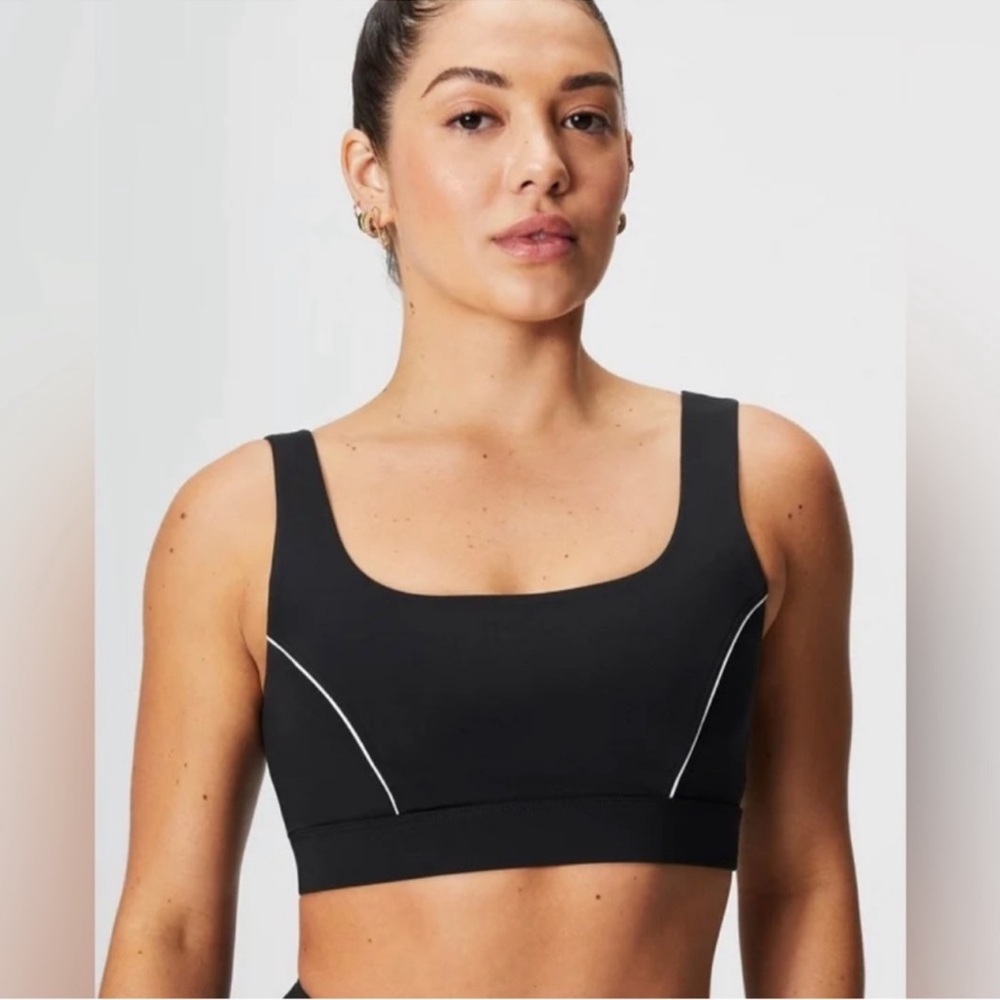 NWT Fabletics medium impact piped black bra XS